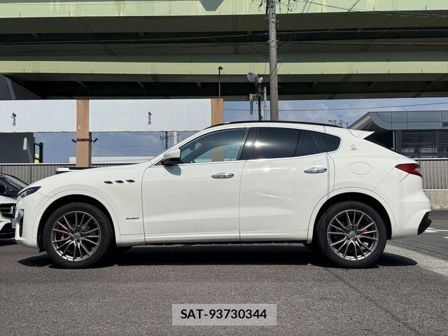 Maserati LEVANTE 2019-06 8336660-6