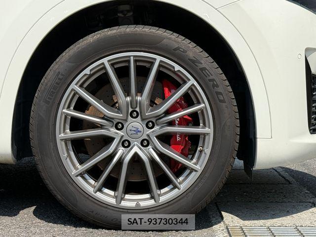 Maserati LEVANTE 2019-06 8336660-8
