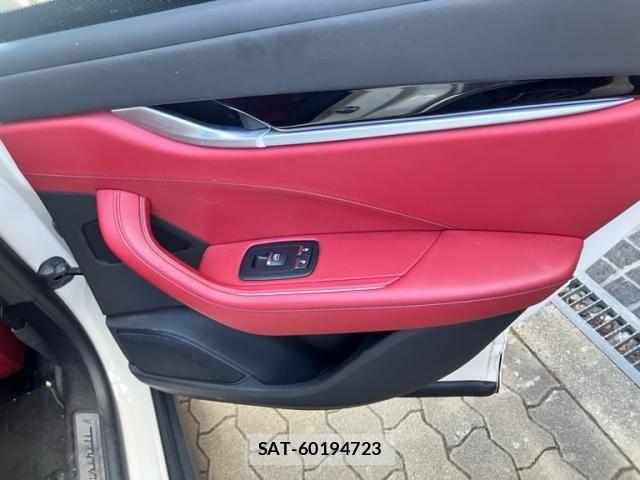 Maserati LEVANTE 2017-09 8354890-13