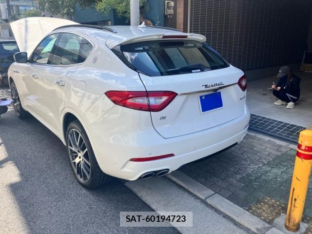 Maserati LEVANTE 2017-09 8354890-3