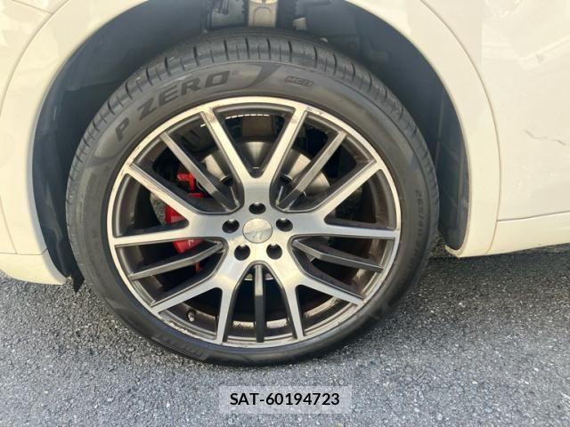 Maserati LEVANTE 2017-09 8354890-5