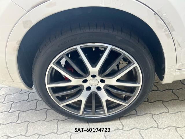 Maserati LEVANTE 2017-09 8354890-6