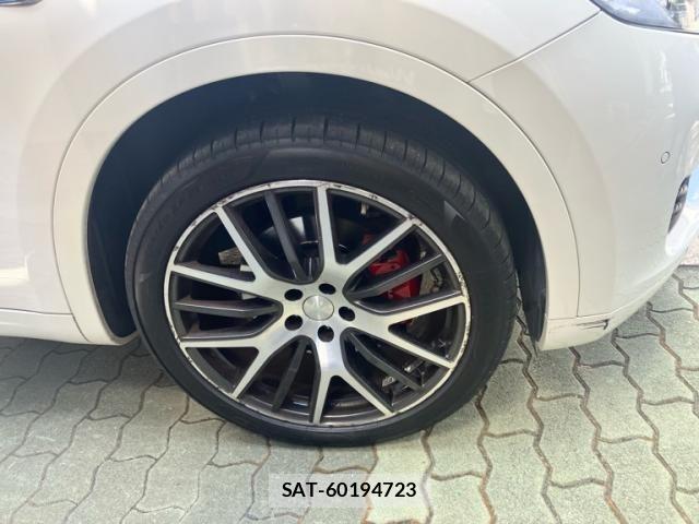 Maserati LEVANTE 2017-09 8354890-7