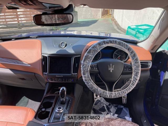 Maserati LEVANTE 2018-11 8366829-18