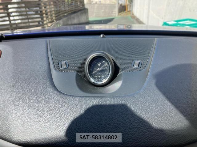Maserati LEVANTE 2018-11 8366829-24