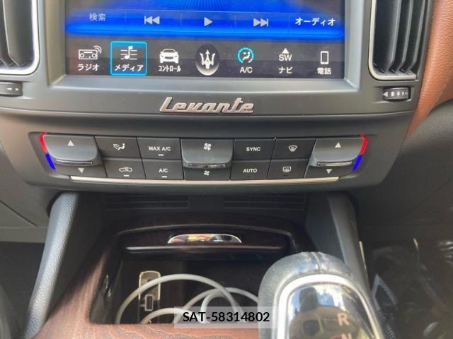 Maserati LEVANTE 2018-11 8366829-28