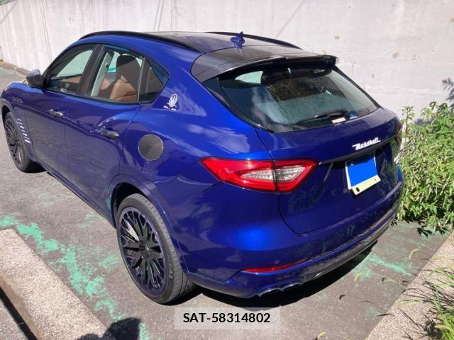 Maserati LEVANTE 2018-11 8366829-4