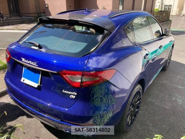 Maserati LEVANTE 2018-11 8366829-5