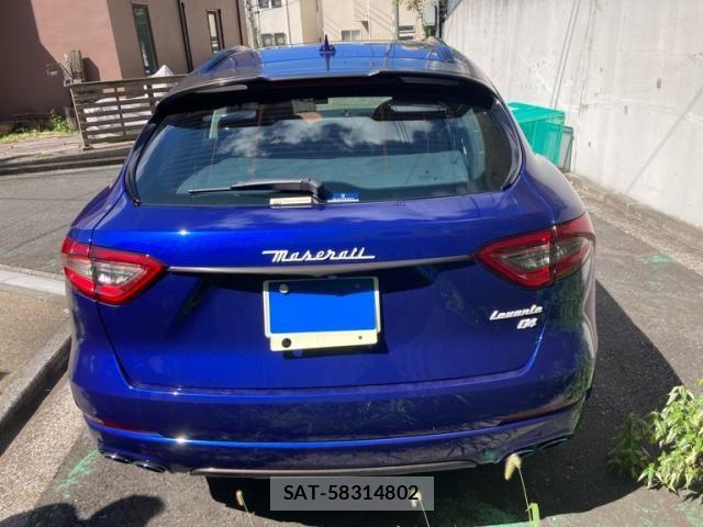 Maserati LEVANTE 2018-11 8366829-6