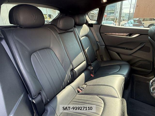 Maserati LEVANTE 2018-12 8371823-13