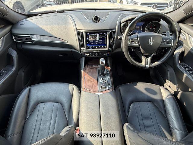 Maserati LEVANTE 2018-12 8371823-15