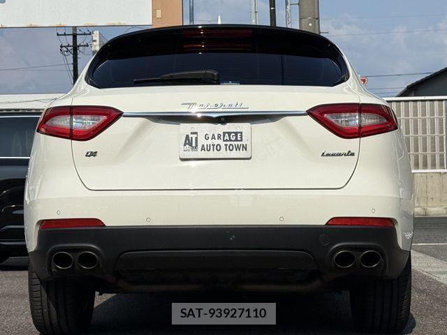 Maserati LEVANTE 2018-12 8371823-4
