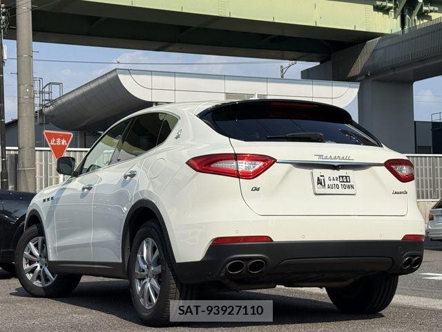Maserati LEVANTE 2018-12 8371823-5