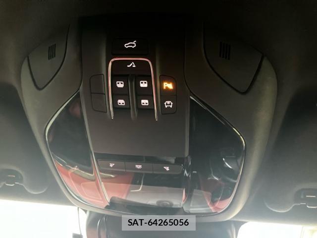 Maserati LEVANTE 2017-06 8438371-18