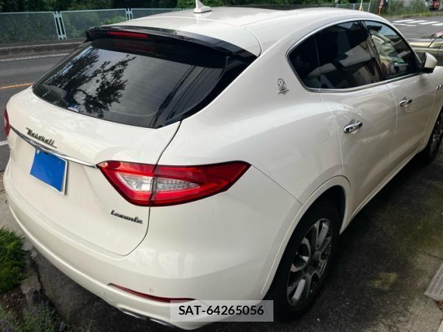 Maserati LEVANTE 2017-06 8438371-3
