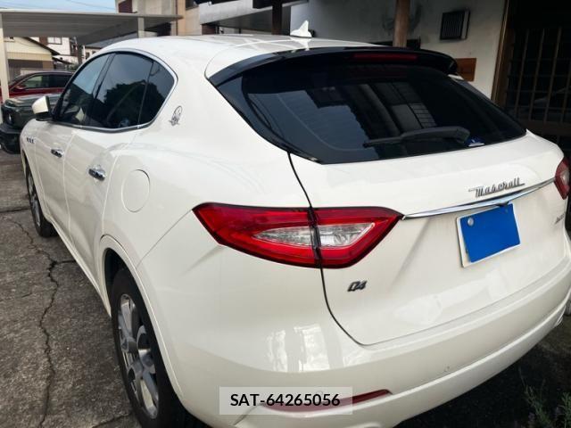 Maserati LEVANTE 2017-06 8438371-4