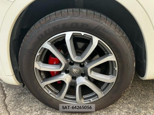 Maserati LEVANTE 2017-06 8438371-8
