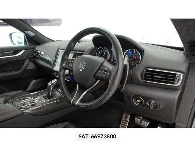 Maserati LEVANTE 2021-11 8457860-8