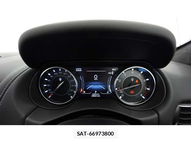 Maserati LEVANTE 2021-11 8457860-10