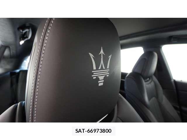 Maserati LEVANTE 2021-11 8457860-14