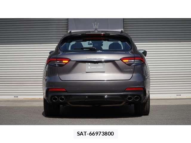 Maserati LEVANTE 2021-11 8457860-3