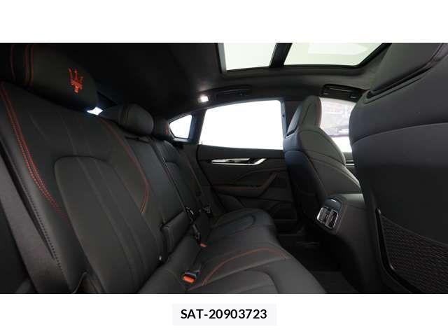 Maserati LEVANTE 2022-12 8457861-13