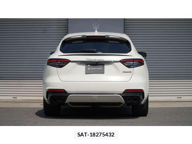Maserati LEVANTE 2022-10 8457858-3