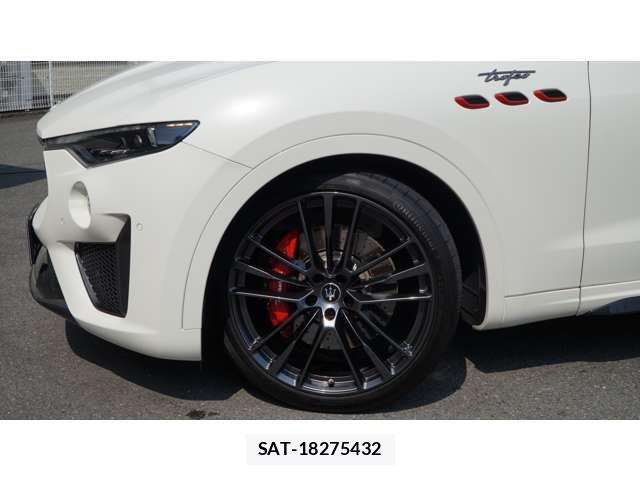 Maserati LEVANTE 2022-10 8457858-6