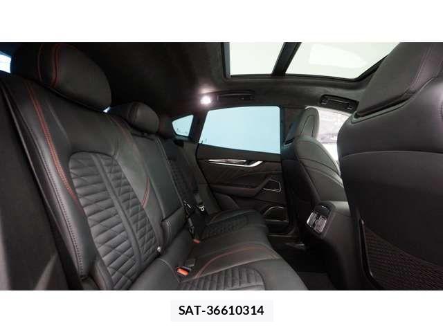Maserati LEVANTE 2021-07 8457859-13