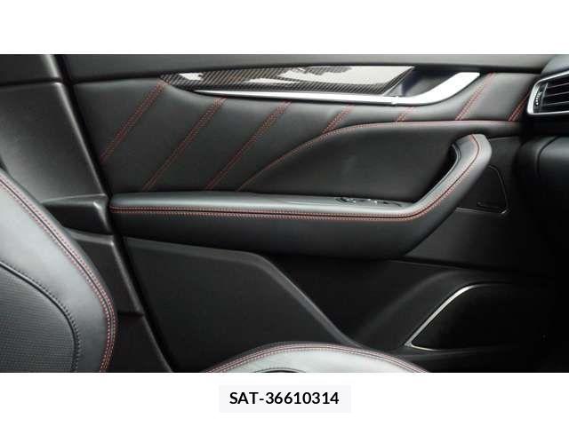 Maserati LEVANTE 2021-07 8457859-16