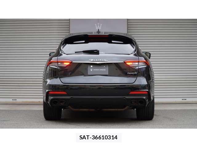 Maserati LEVANTE 2021-07 8457859-3