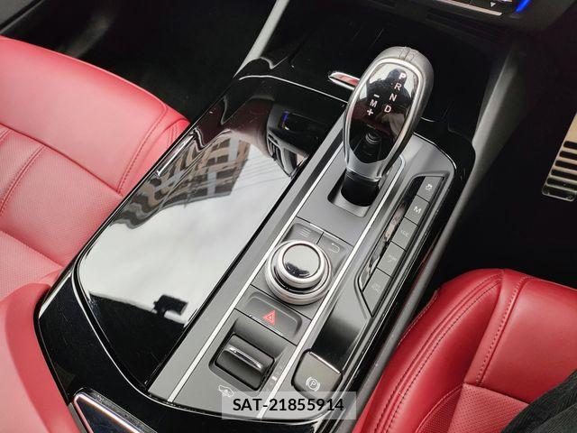Maserati LEVANTE 2017-03 8830091-12