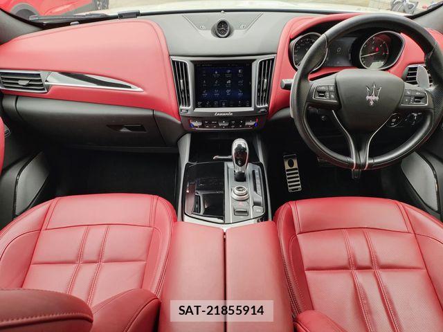 Maserati LEVANTE 2017-03 8830091-1