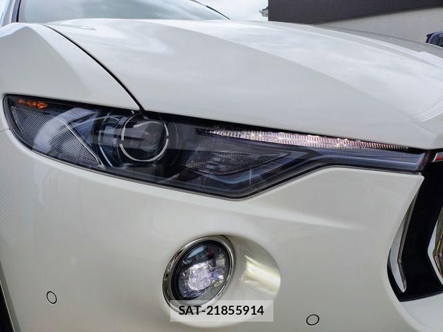 Maserati LEVANTE 2017-03 8830091-24