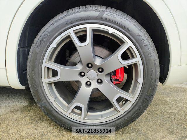 Maserati LEVANTE 2017-03 8830091-28
