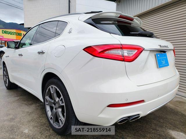 Maserati LEVANTE 2017-03 8830091-2