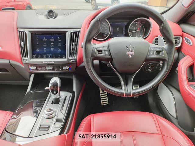 Maserati LEVANTE 2017-03 8830091-4