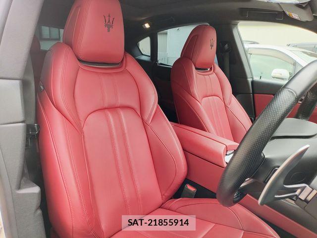 Maserati LEVANTE 2017-03 8830091-5