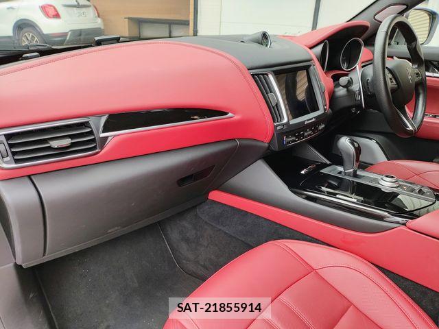 Maserati LEVANTE 2017-03 8830091-7