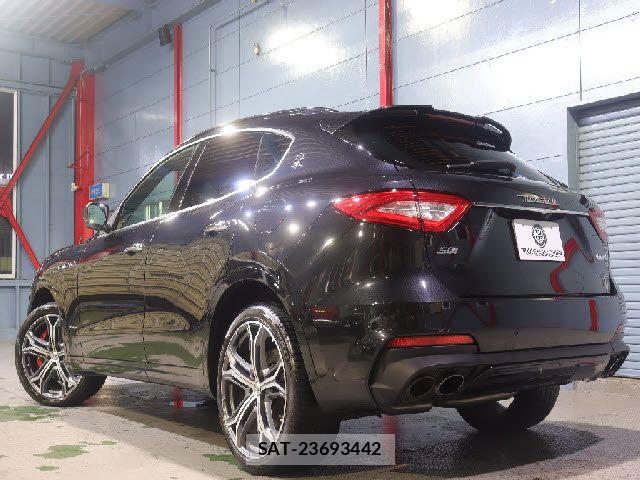 Maserati LEVANTE 2019-09 8849673-12