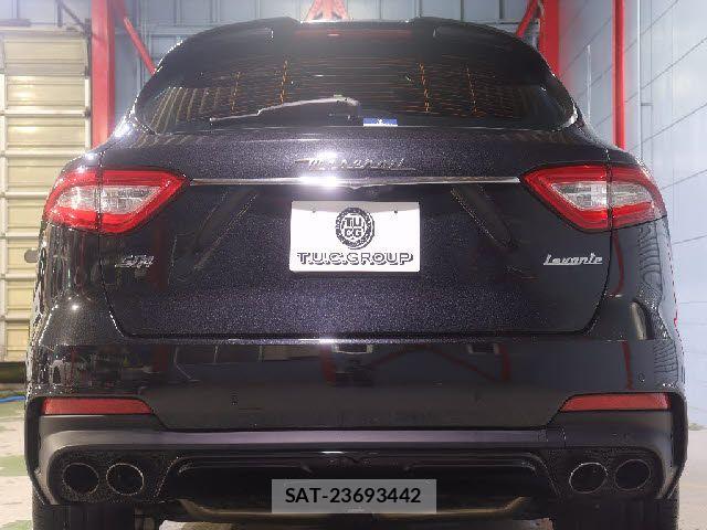 Maserati LEVANTE 2019-09 8849673-14