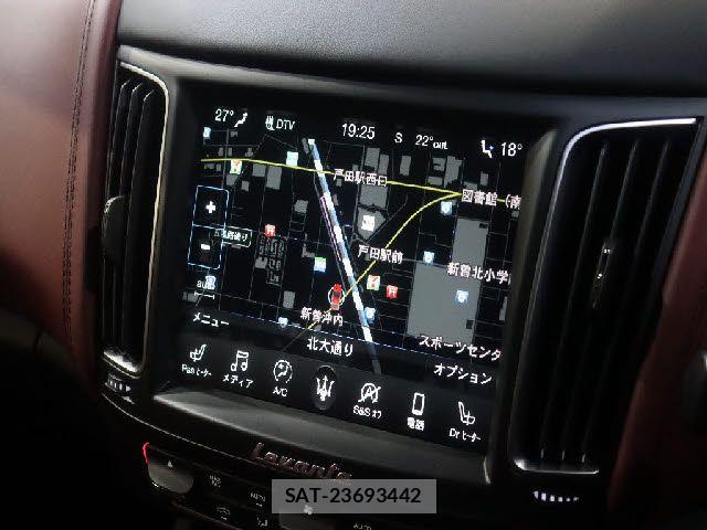 Maserati LEVANTE 2019-09 8849673-15