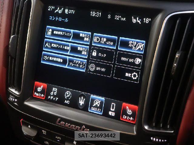 Maserati LEVANTE 2019-09 8849673-17