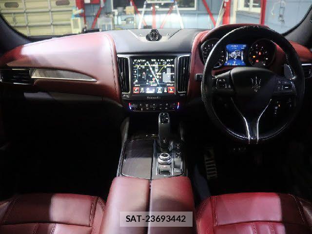 Maserati LEVANTE 2019-09 8849673-1