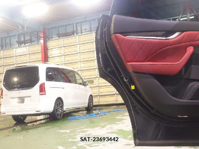 Maserati LEVANTE 2019-09 8849673-21
