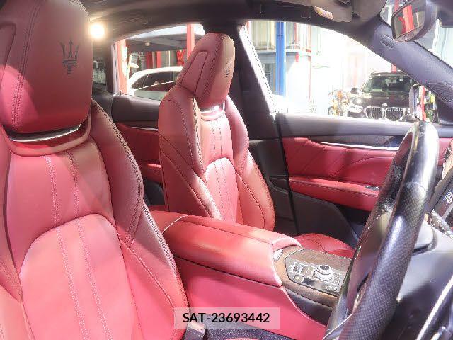 Maserati LEVANTE 2019-09 8849673-25
