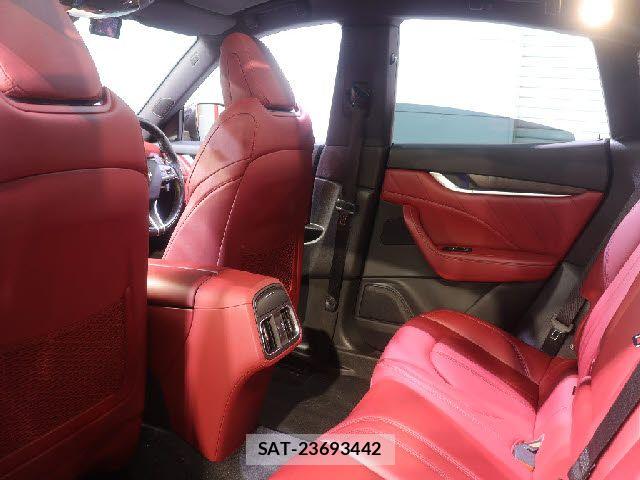 Maserati LEVANTE 2019-09 8849673-28