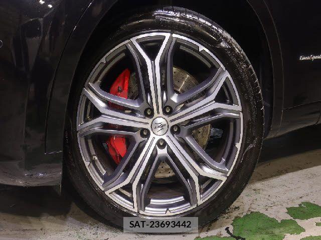 Maserati LEVANTE 2019-09 8849673-7