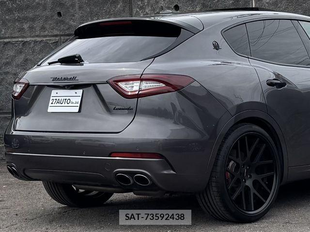 Maserati LEVANTE 2016-11 8849677-9