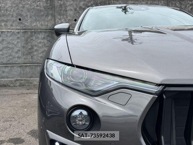 Maserati LEVANTE 2016-11 8849677-10